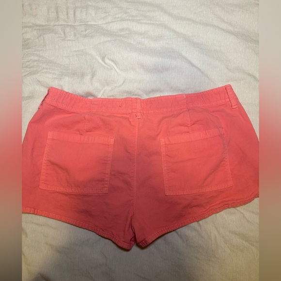 Hollister Pink Cargo Shorts with Zipper Pockets - Picture 2 of 3